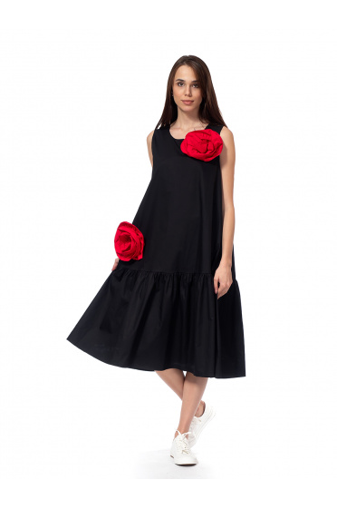 Дамска рокля с декорация рози